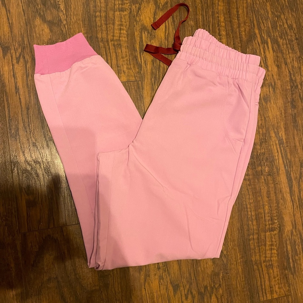 FIGS Dusk Jogger